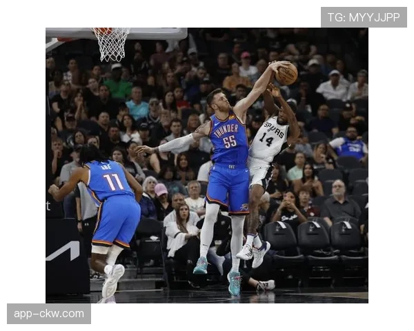 康涅狄格太阳队季前赛测试新援谢伊·佩迪的融入效果